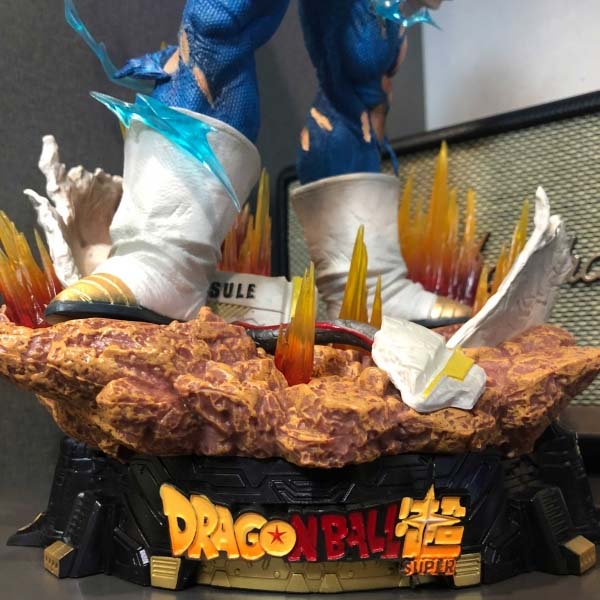 Mô hình Siêu Phẩm Vegeta 3 đầu cực nét có LED 55 cm - Dragon Ball