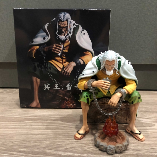 Mô hình Silver Rayleigh ngồi 15 cm - One Piece