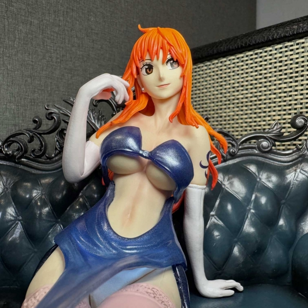 Mô hình Nami Ngồi Ghế 16 cm 2 đầu - One Piece