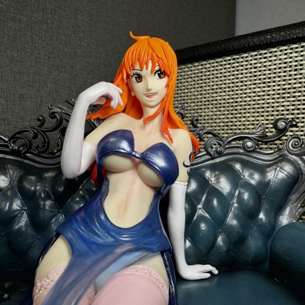 Mô hình Nami Ngồi Ghế 16 cm 2 đầu - One Piece