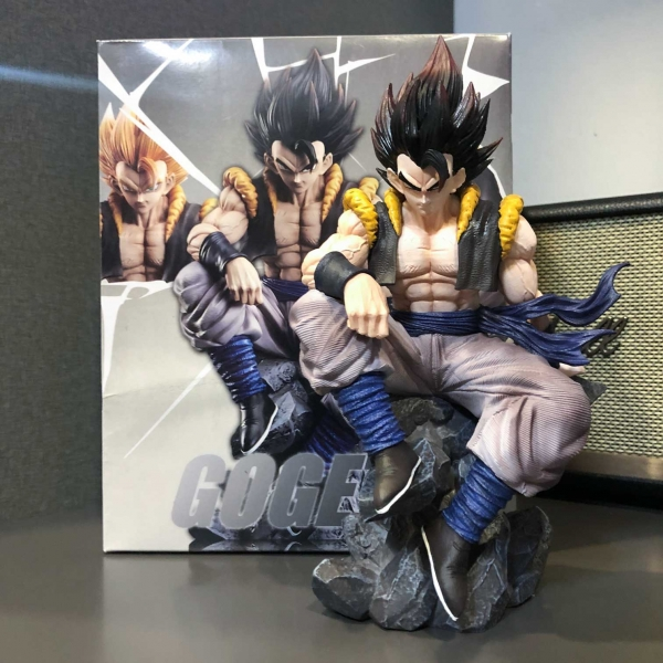 Mô hình Gogeta ngồi chống tay 3 đầu 22 cm - Dragon Ball