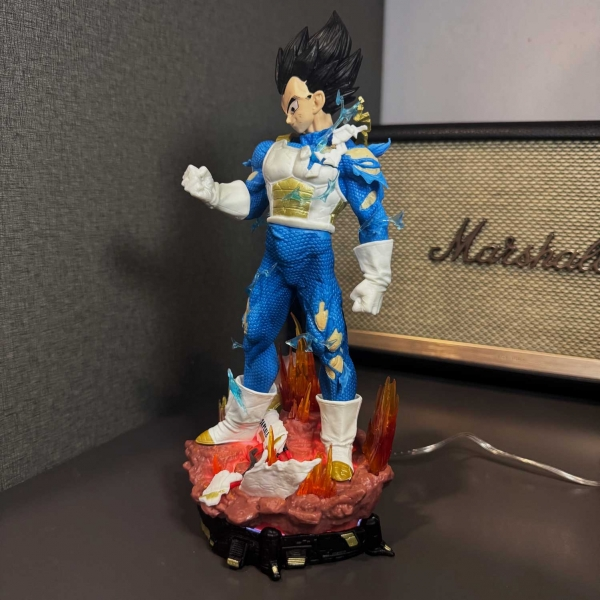 Mô hình Vegeta 3 đầu cực nét có LED 23 cm -Dragon Ball