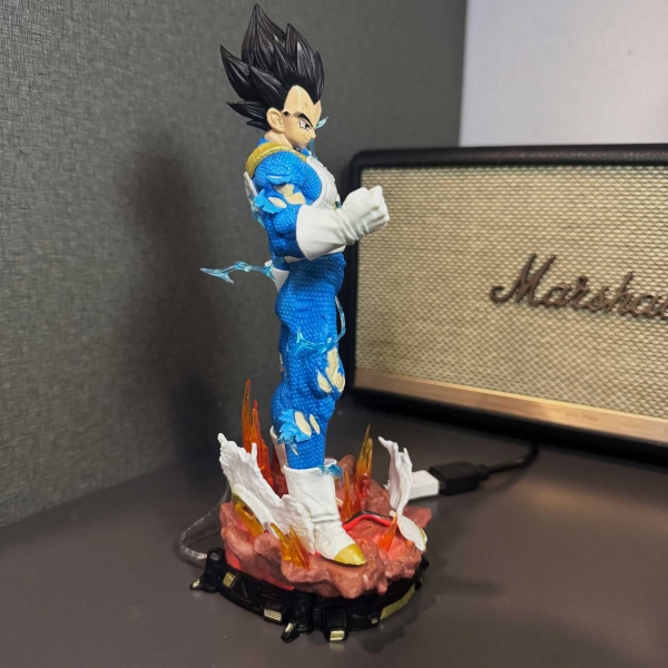 Mô hình Vegeta 3 đầu cực nét có LED 23 cm -Dragon Ball