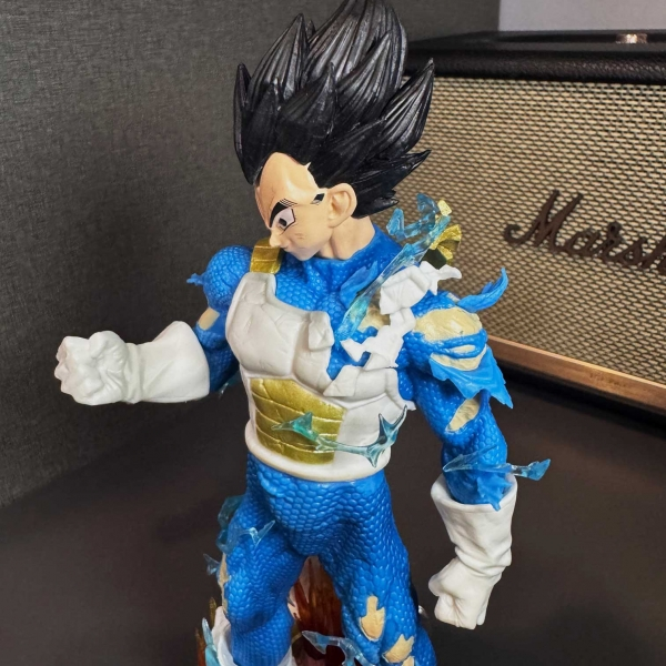 Mô hình Vegeta 3 đầu cực nét có LED 23 cm -Dragon Ball