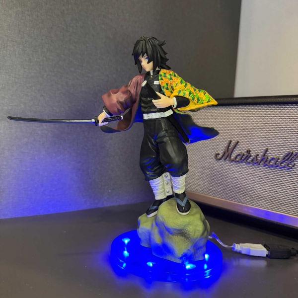 Mô hình Thủy Trụ Tomioka Giyu 23 cm có LED - Kimetsu No Yaiba