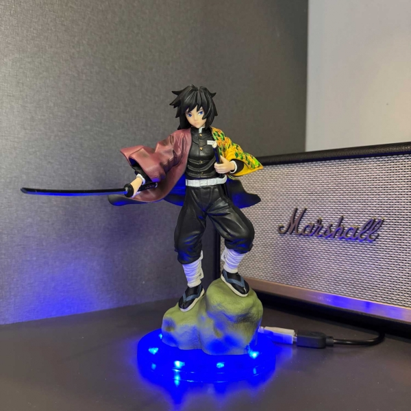 Mô hình Thủy Trụ Tomioka Giyu 23 cm có LED - Kimetsu No Yaiba