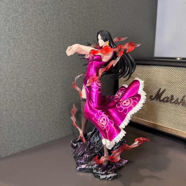 [Bản Full] Mô hình Boa Hancock bắn tim 25 cm có LED - One Piece