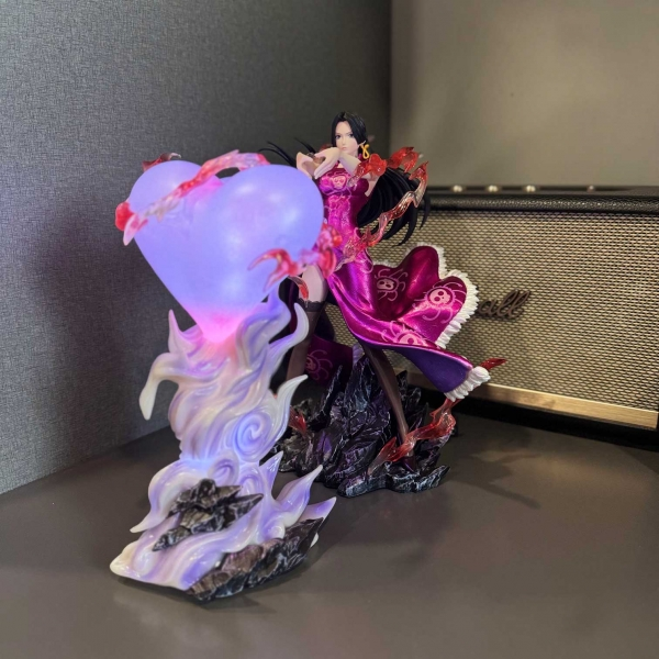 [Bản Full] Mô hình Boa Hancock bắn tim 25 cm có LED - One Piece