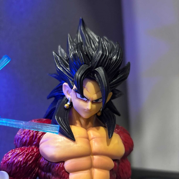 Mô hình Gogeta SSJ4 cầm ngọc 37 cm có LED - Dragon Ball