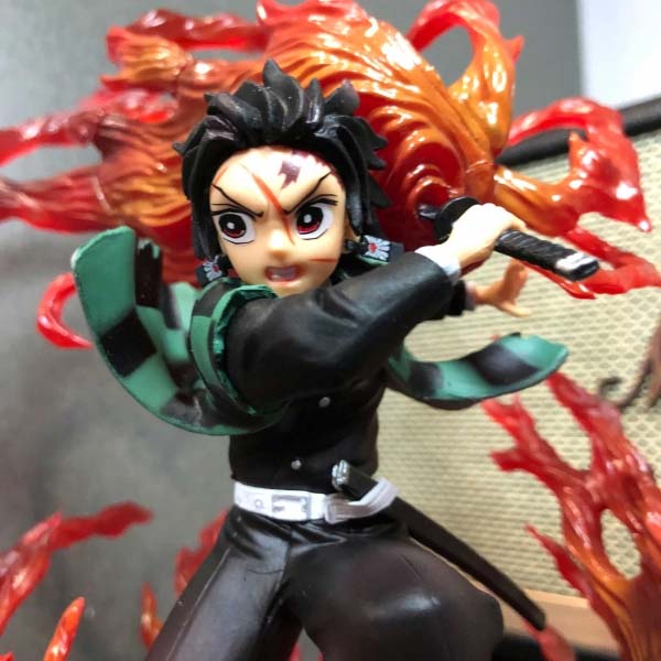 Mô hình Tanjiro Kamado chiến đấu 22 cm - Kimetsu No Yaiba