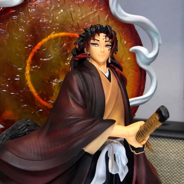 Mô hình Tsugikuni Yoriichi 40cm có LED - Kimetsu No Yaiba