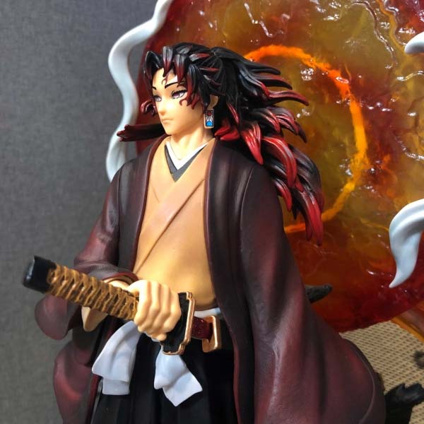 Mô hình Tsugikuni Yoriichi 40cm có LED - Kimetsu No Yaiba