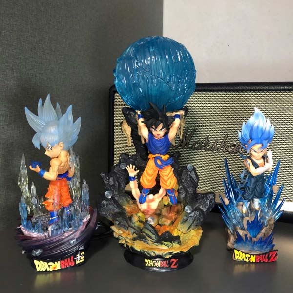 Mô hình Son Goku nâng cầu 25 cm có LED - Dragon Ball