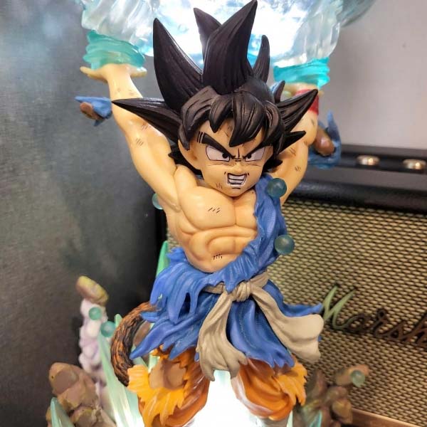 Mô hình Son Goku nâng cầu 50 cm có LED - Dragon Ball