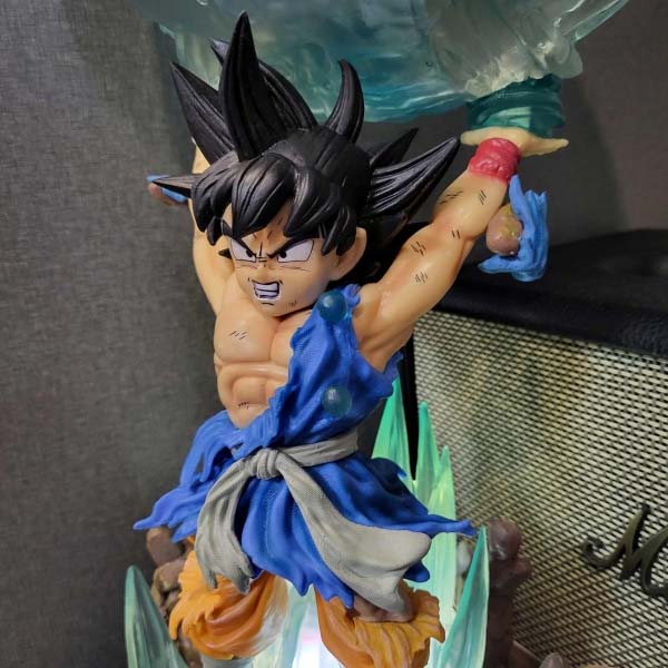 Mô hình Son Goku nâng cầu 50 cm có LED - Dragon Ball