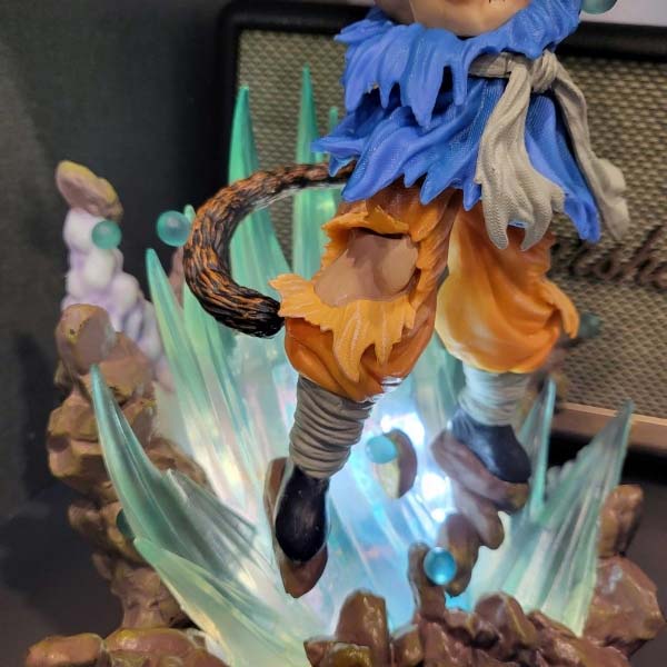 Mô hình Son Goku nâng cầu 50 cm có LED - Dragon Ball