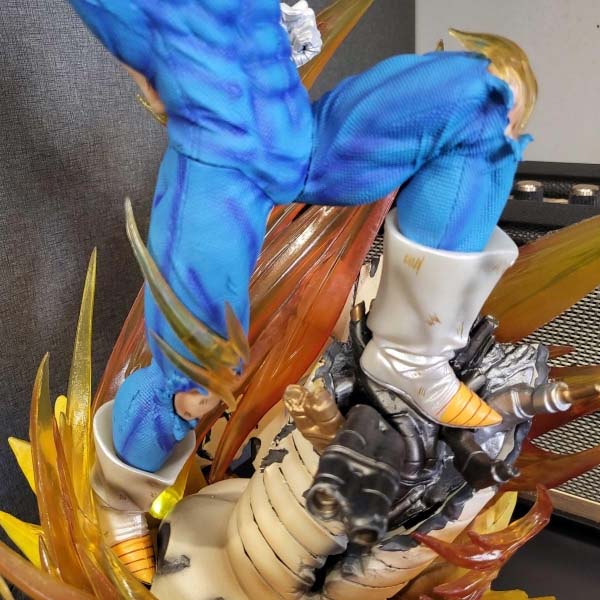 Mô hình Vegeta chiến đấu 3 đầu 45 cm có LED - Dragon Ball