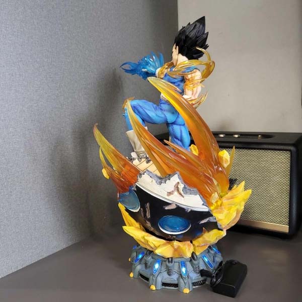 Mô hình Vegeta chiến đấu 3 đầu 45 cm có LED - Dragon Ball