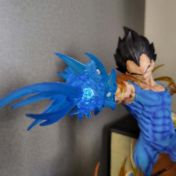 Mô hình Vegeta chiến đấu 3 đầu 45 cm có LED - Dragon Ball