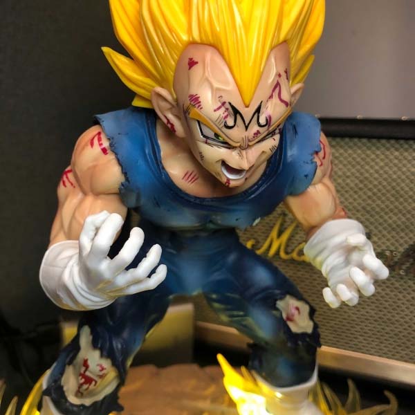 Mô hình Vegeta nổi giận mẫu mới 28 cm (có LED) - Dragon Ball