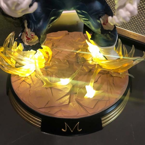 Mô hình Vegeta nổi giận mẫu mới 28 cm (có LED) - Dragon Ball