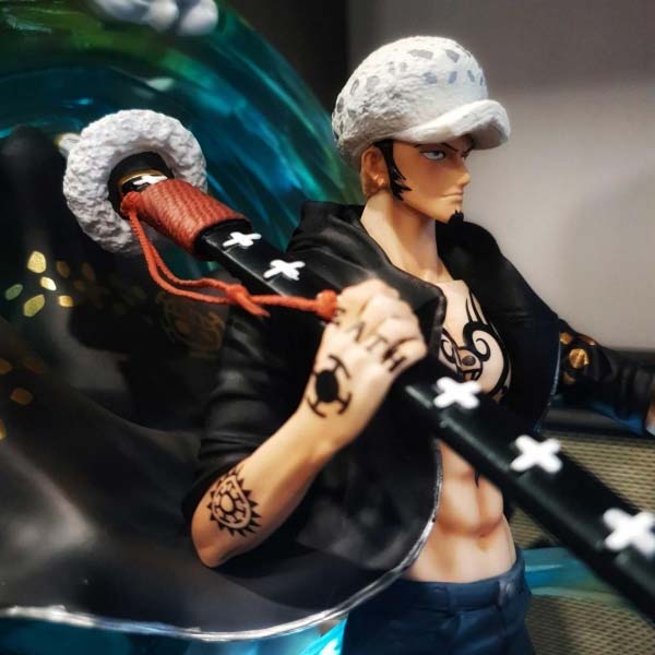 Mô hình Trafalgar Law 41 cm có LED - One Piece