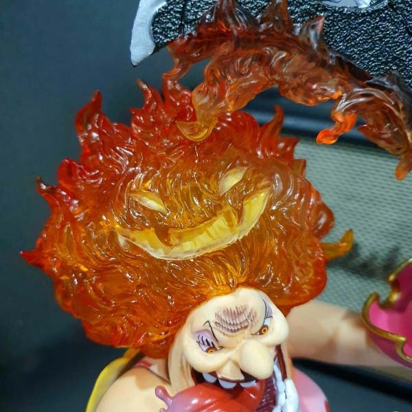 Mô hình BigMom 28 cm - One Piece