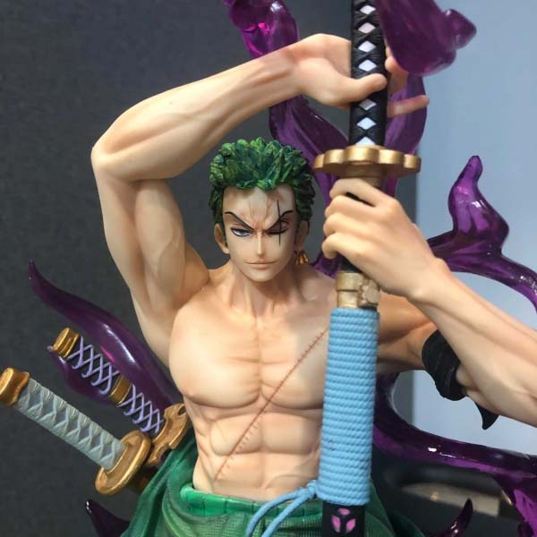 Mô hình Zoro Hắc Kiếm 43 cm có LED - One Piece