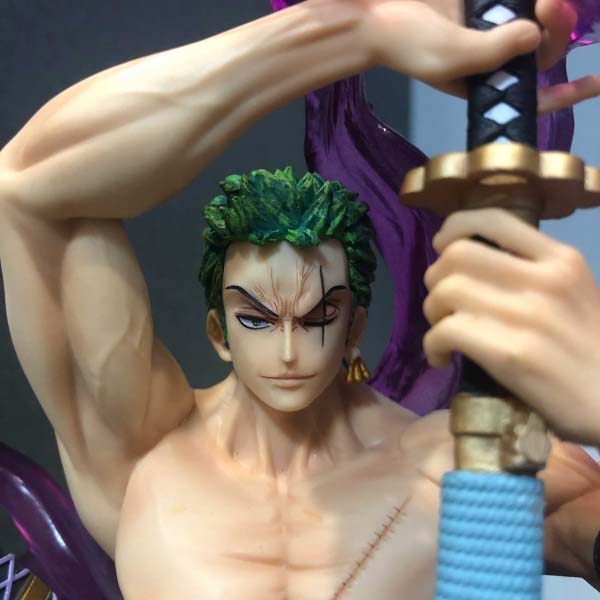 Mô hình Zoro Hắc Kiếm 43 cm có LED - One Piece