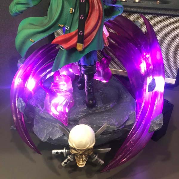 Mô hình Zoro Hắc Kiếm 43 cm có LED - One Piece