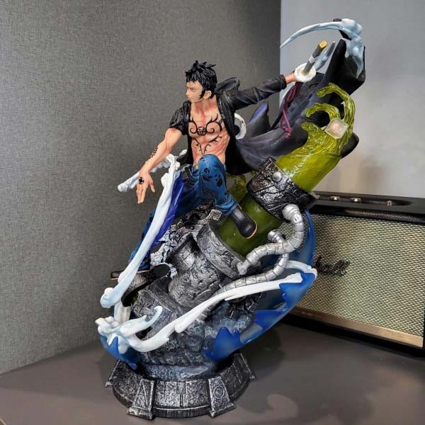 Mô hình Trafalgar Law 42 cm - One Piece