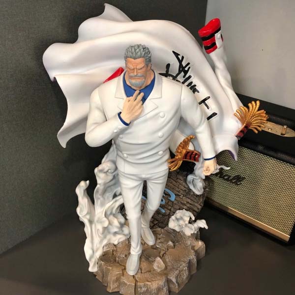 Mô hình Monkey D. Garp cực ngầu 42 cm - One Piece