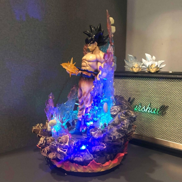 Mô hình Son Goku bản năng vô cực 35 cm có LED (usb) - Dragon Ball