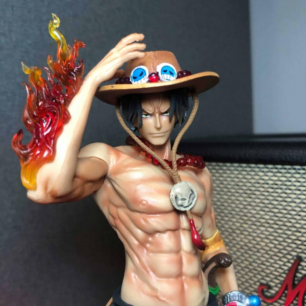 Mô hình Ace mẫu mới 24 cm có LED usb - One Piece