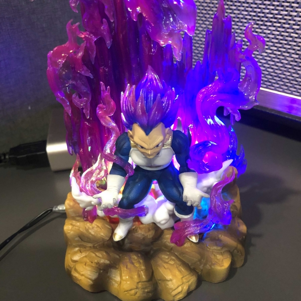 Mô hình Vegeta SSJ nổi giận 15 cm LED usb - Dragon Ball