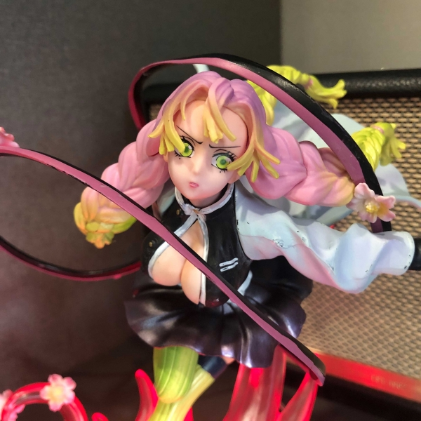 Mô hình Luyến Trụ Mitsuri 21 cm có LED - Kimetsu No Yaiba