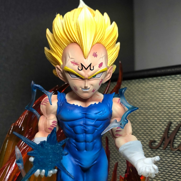 Mô hình Vegeta cực ngầu 22 cm có LED (usb) - Dragon Ball