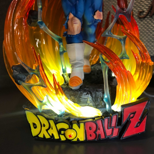 Mô hình Vegeta cực ngầu 22 cm có LED (usb) - Dragon Ball