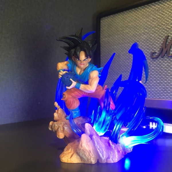 Mô hình Son Goku nổi giận 15 cm có LED - Dragon Ball