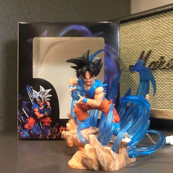 Mô hình Son Goku nổi giận 15 cm có LED - Dragon Ball