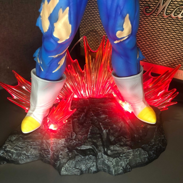 Mô hình Vegeta kèm 8 đầu 29 cm có LED (usb) - Dragon Ball