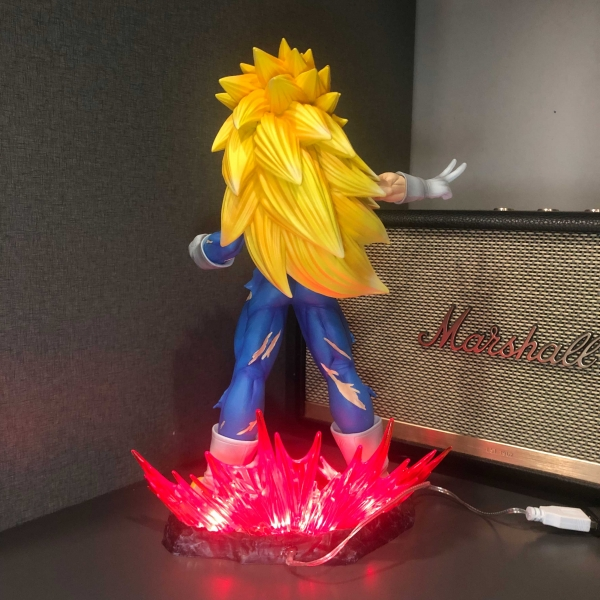 Mô hình Vegeta kèm 8 đầu 29 cm có LED (usb) - Dragon Ball