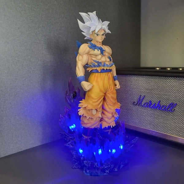 Mô hình Son Goku vô cực 32 cm có LED - Dragon Ball