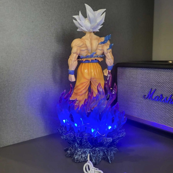 Mô hình Son Goku vô cực 32 cm có LED - Dragon Ball