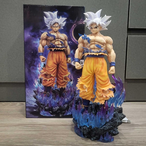 Mô hình Son Goku vô cực 32 cm có LED - Dragon Ball