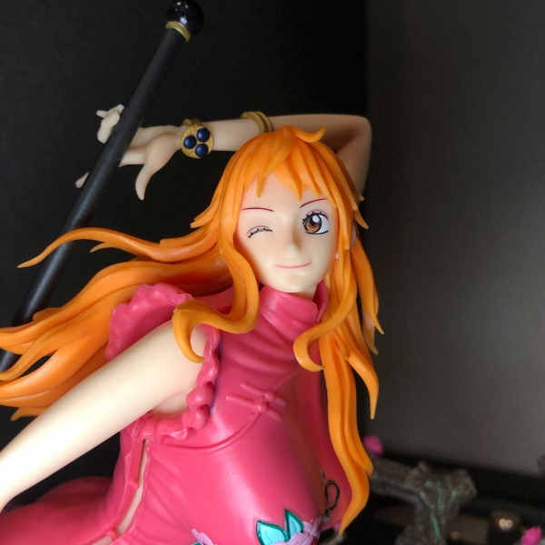 Mô hình Nami hoa anh đào 37 cm có LED - One Piece