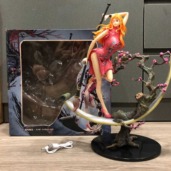 Mô hình Nami hoa anh đào 37 cm có LED - One Piece