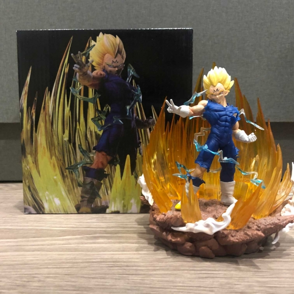 Mô hình Vegeta Kiêu Ngạo 14 cm có LED - Dragon Ball