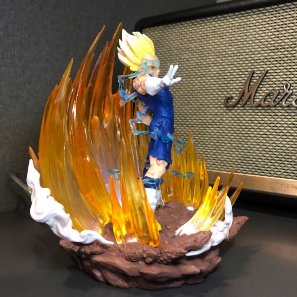 Mô hình Vegeta Kiêu Ngạo 14 cm có LED - Dragon Ball