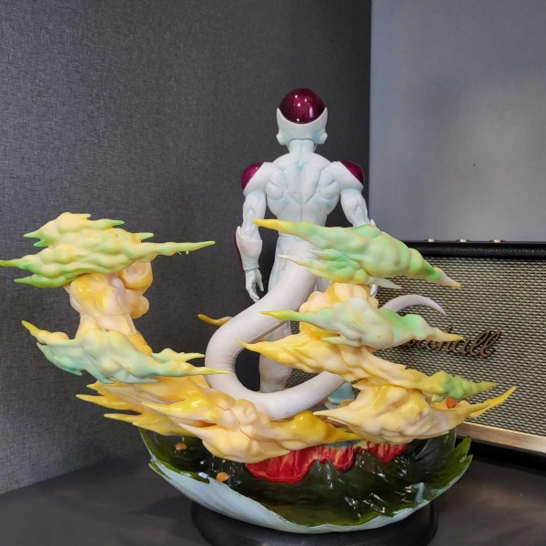 Mô hình Frieza siêu ngầu 2 đầu 31 cm có LED - Dragon Ball